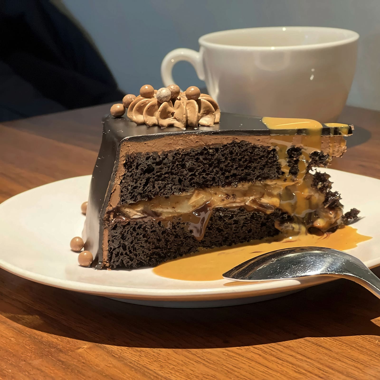 GALAXY CARAMEL CAKE